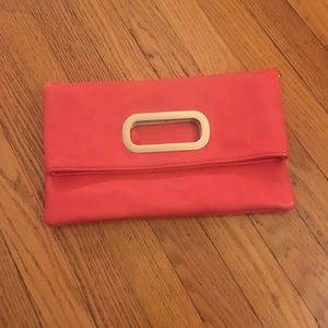 Coral clutch with lots of space!